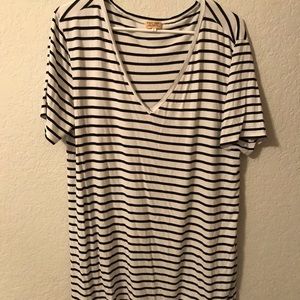 Pinko v neck tee